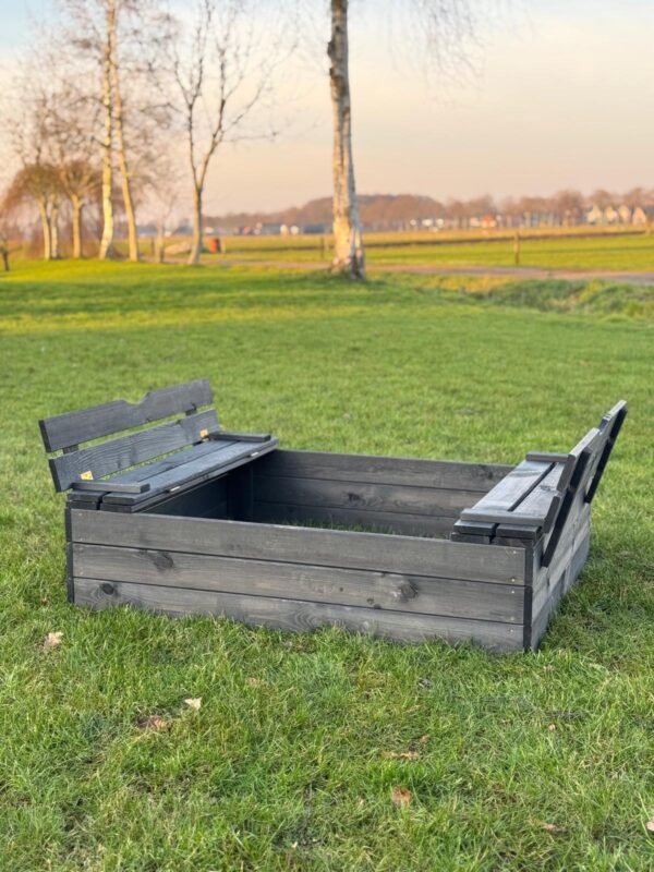 Zandbak 120 x 120 - met opklapbare bankjes - 3 planks antraciet  - Prestige Garden - Afbeelding 5