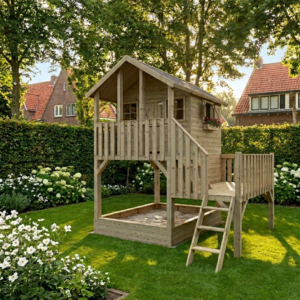 groot houten speelhuis met platform