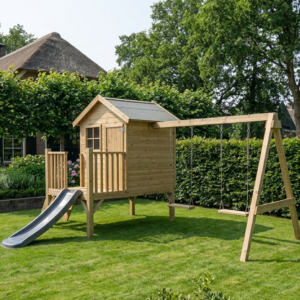 leuk klein gezellig houten speelhuisje met glijbaan